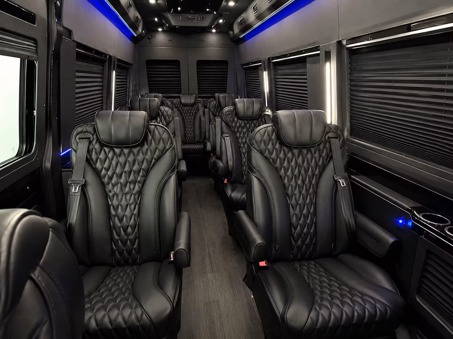 find the perfect transportation for your next airport transfer 1